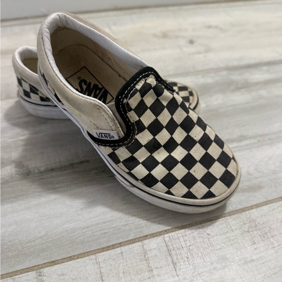 Kids’ Black White Checkered Slip On Vans, size 11 - Picture 2 of 9